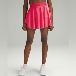 Lululemon sz 8 Court Rival High-Rise Skirt Long
Lip Gloss great condition